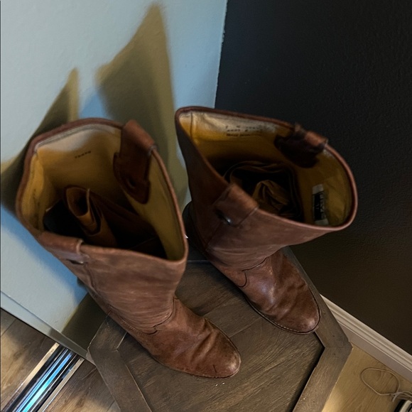 🛑 1 hour sale. Frye, size 7, tall brown Rustic Leather Boots - Picture 2 of 13